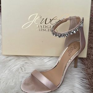 Badgley Mischka champagne heels size 81/2